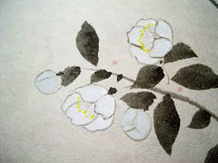陶器に描かれたお茶の花